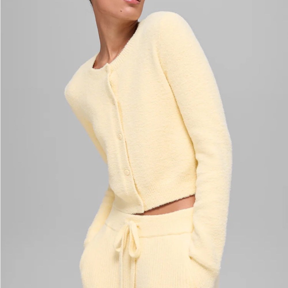 ALO yoga snuggle up cropped cardigan in candlelight